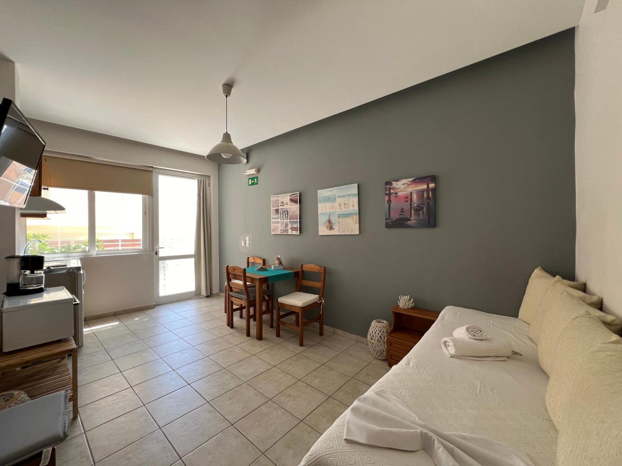 Artemis Rooms Two Steps By The Sea Platanias  Ngoại thất bức ảnh
