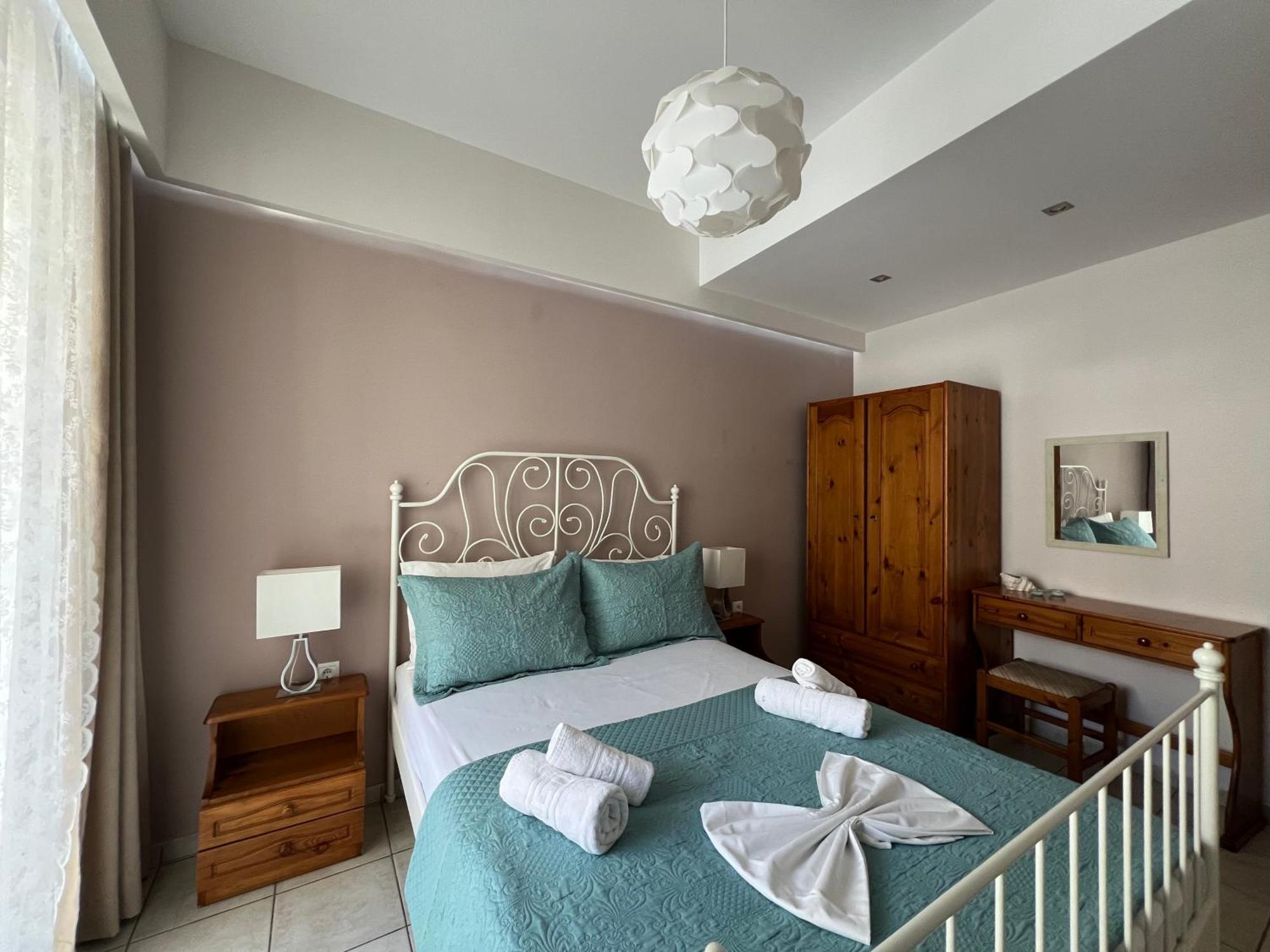 Artemis Rooms Two Steps By The Sea Platanias  Ngoại thất bức ảnh